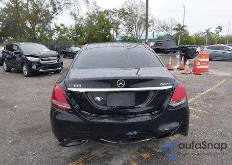 2016 Mercedes-Benz C 300 4Matic из США, поврежденный, VIN 55SWF4KB3GU099485